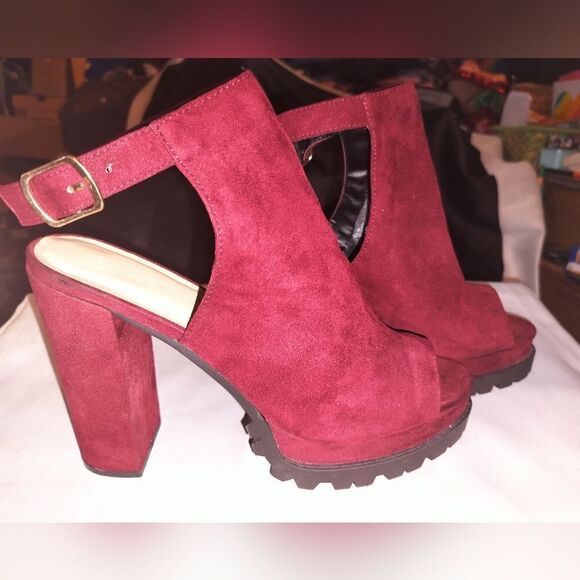 Wild Diva lounes burgundy 6" block heels, size 10 - Picture 7 of 10